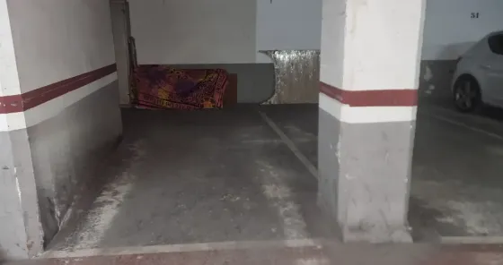 Plaza de Parking en Venta en Gavá, Zona Inmejorable 