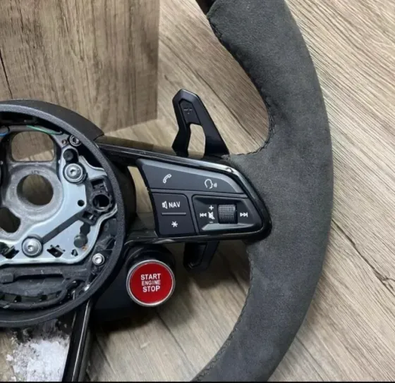 Volante Audi RS en Alcantara+Fibra de Carbono Aranjuez