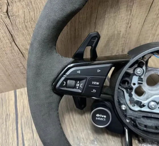 Volante Audi RS en Alcantara+Fibra de Carbono Aranjuez