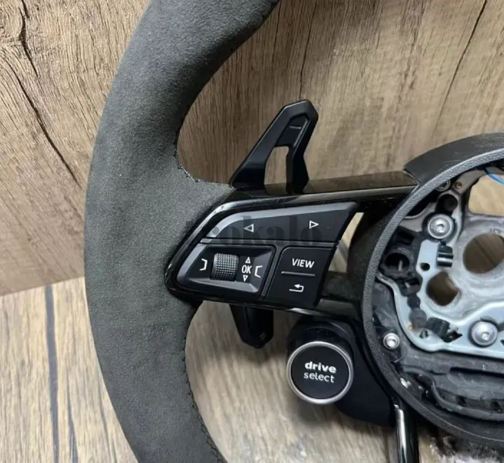 Volante Audi RS en Alcantara+Fibra de Carbono Aranjuez - foto 2