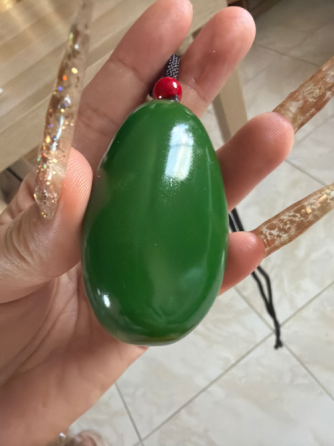 Jade Natural Puro, Sostenido a Mano Palma