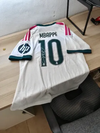 Mbappé Camiseta Firmada Castello de la Plana