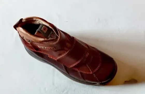 Botas de Cuero. Talla Peralada